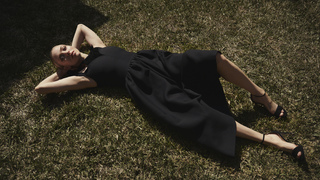 Amanda Seyfried feet photo thumbnail