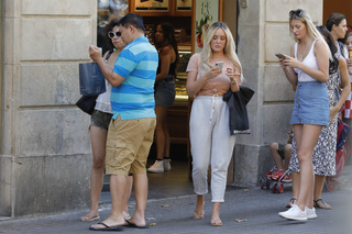 Charlotte Crosby feet photo thumbnail