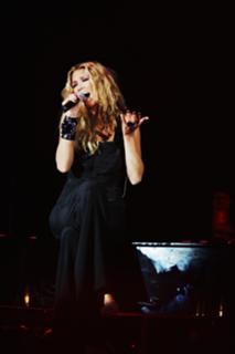 Delta Goodrem feet photo thumbnail