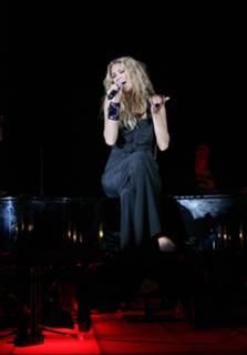 Delta Goodrem feet photo thumbnail