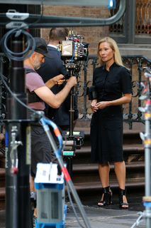 Lucy Liu feet photo thumbnail