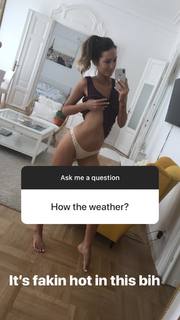 Emma Lovett feet photo thumbnail