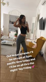 Emma Lovett feet photo thumbnail
