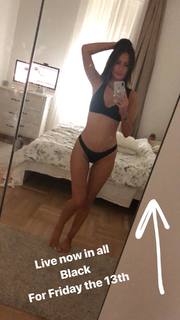 Emma Lovett feet photo thumbnail