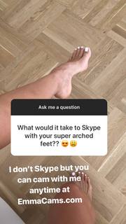 Emma Lovett feet photo thumbnail