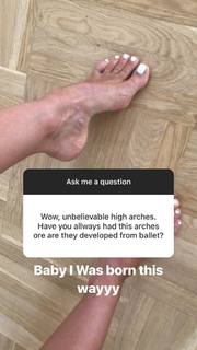 Emma Lovett feet photo thumbnail