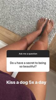 Emma Lovett feet photo thumbnail