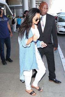 Nicole Scherzinger feet photo thumbnail