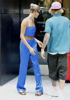 Hailey Bieber feet photo thumbnail