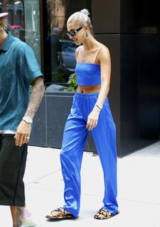 Hailey Bieber feet photo thumbnail