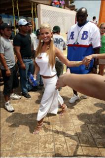 Jessica Simpson feet photo thumbnail