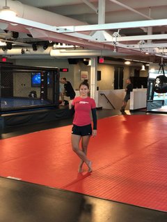 Karolina Kowalkiewicz feet photo thumbnail
