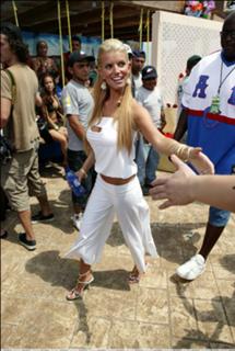 Jessica Simpson feet photo thumbnail