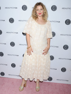 Drew Barrymore feet photo thumbnail