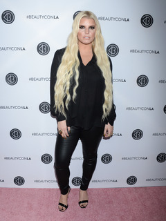 Jessica Simpson feet photo thumbnail
