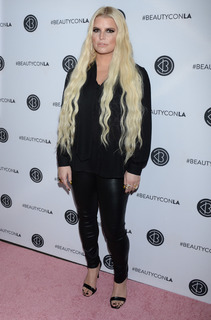 Jessica Simpson feet photo thumbnail