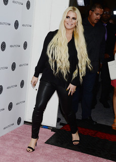 Jessica Simpson feet photo thumbnail