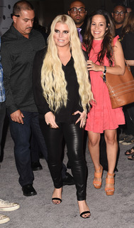 Jessica Simpson feet photo thumbnail