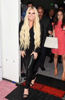 Jessica Simpson feet photo thumbnail