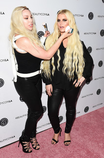 Jessica Simpson feet photo thumbnail