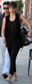 Jessica Alba feet photo thumbnail
