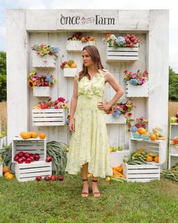 Jennifer Garner feet photo thumbnail
