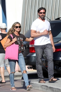 Denise Richards feet photo thumbnail