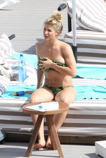 Gemma Atkinson feet photo thumbnail