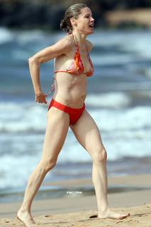 Julie Bowen feet photo thumbnail