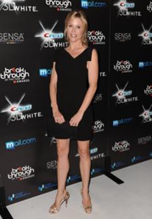 Julie Bowen feet photo thumbnail