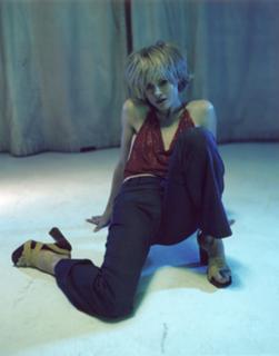 Julie Bowen feet photo thumbnail