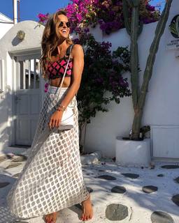 Izabel Goulart feet photo thumbnail