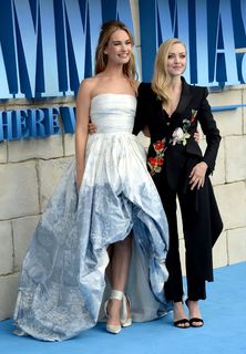 Amanda Seyfried feet photo thumbnail