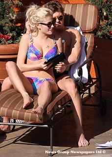 Pixie Lott feet photo thumbnail