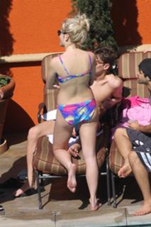 Pixie Lott feet photo thumbnail