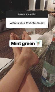 Behati Prinsloo feet photo thumbnail