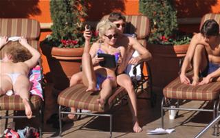 Pixie Lott feet photo thumbnail