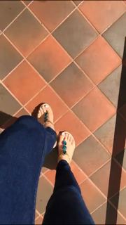 Alaine Crissiê feet photo thumbnail