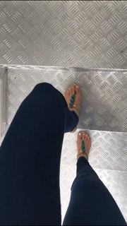 Alaine Crissiê feet photo thumbnail