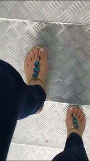 Alaine Crissiê feet photo thumbnail