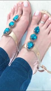Alaine Crissiê feet photo thumbnail