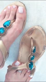 Alaine Crissiê feet photo thumbnail