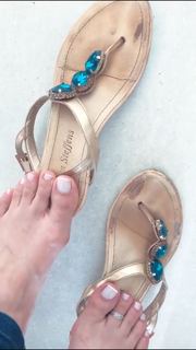 Alaine Crissiê feet photo thumbnail
