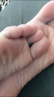 Alaine Crissiê feet photo thumbnail