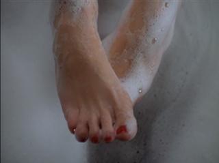Gwyneth Paltrow feet photo thumbnail