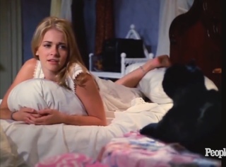 Melissa Joan Hart feet photo thumbnail