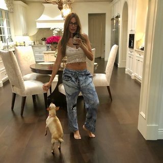 Sofía Vergara feet photo thumbnail