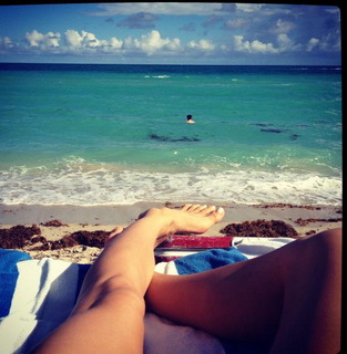 Irina Shayk feet photo thumbnail