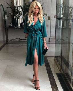Victoria Silvstedt feet photo thumbnail