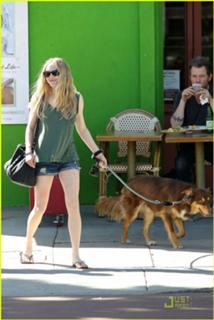 Amanda Seyfried feet photo thumbnail